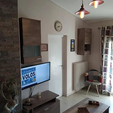 Cozy Apartment With Garden